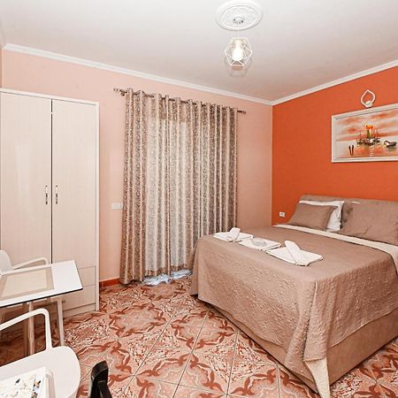 Hotel Fama Škalngur Kültér fotó