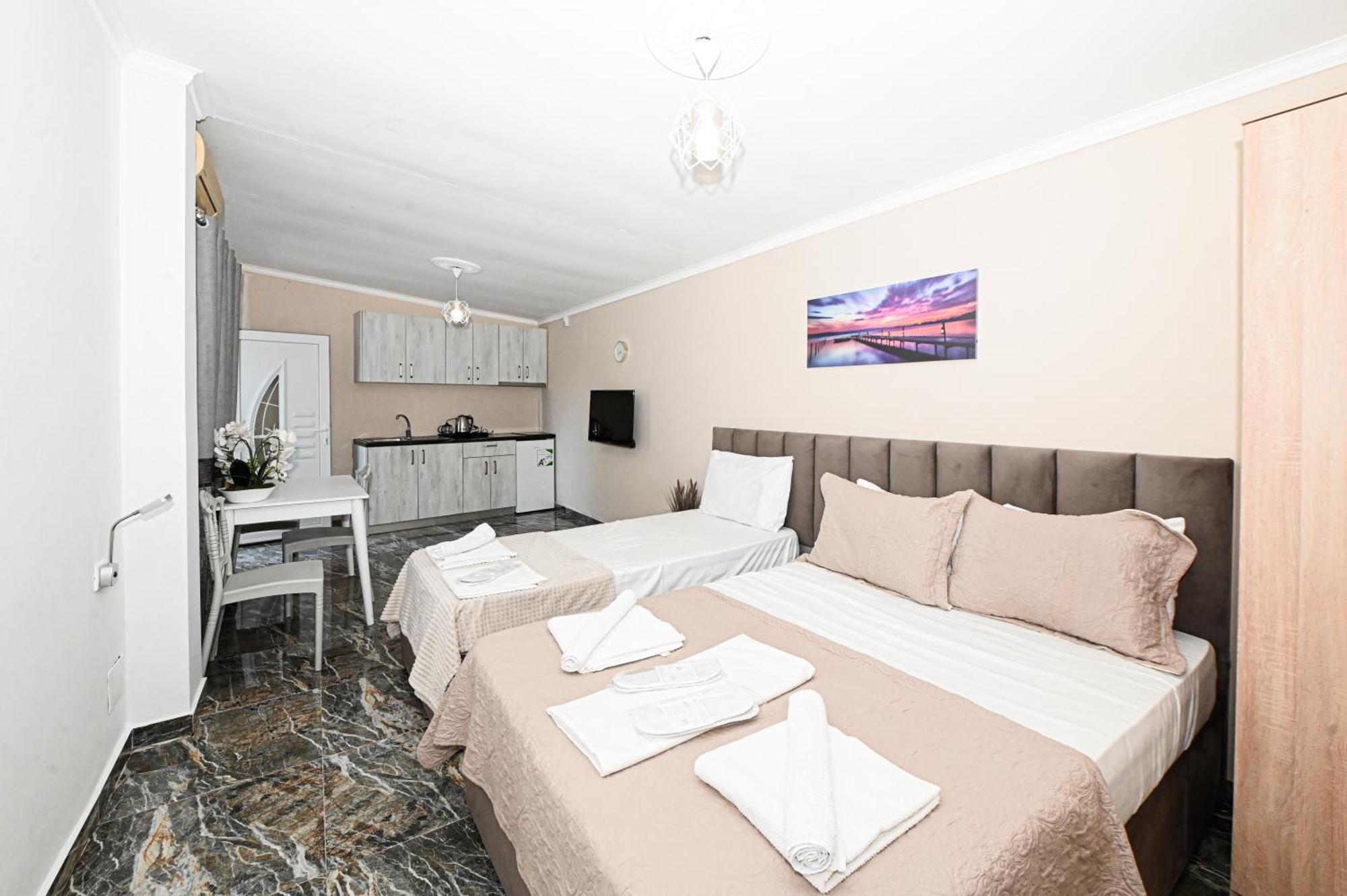Hotel Fama Škalngur Kültér fotó