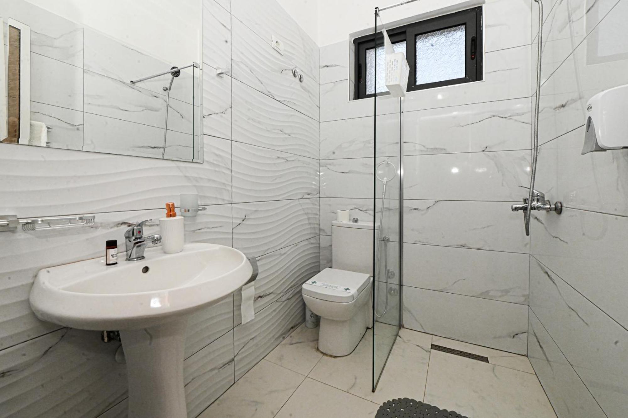 Hotel Fama Škalngur Kültér fotó