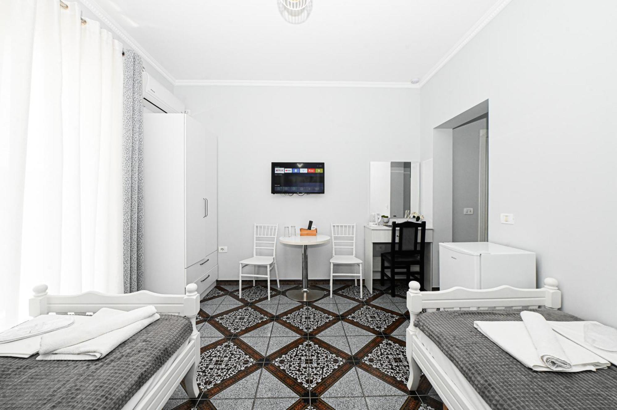 Hotel Fama Škalngur Kültér fotó