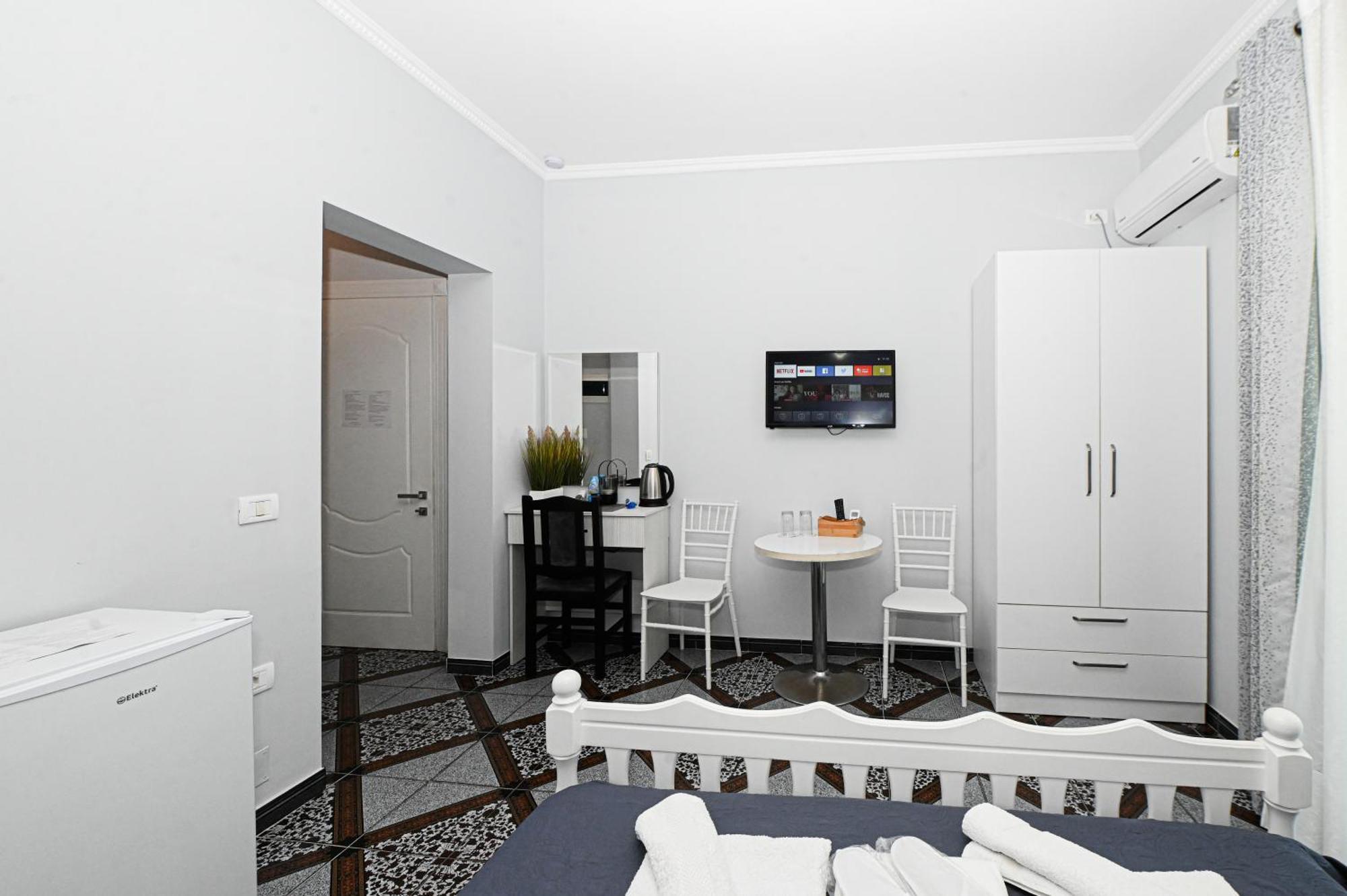 Hotel Fama Škalngur Kültér fotó