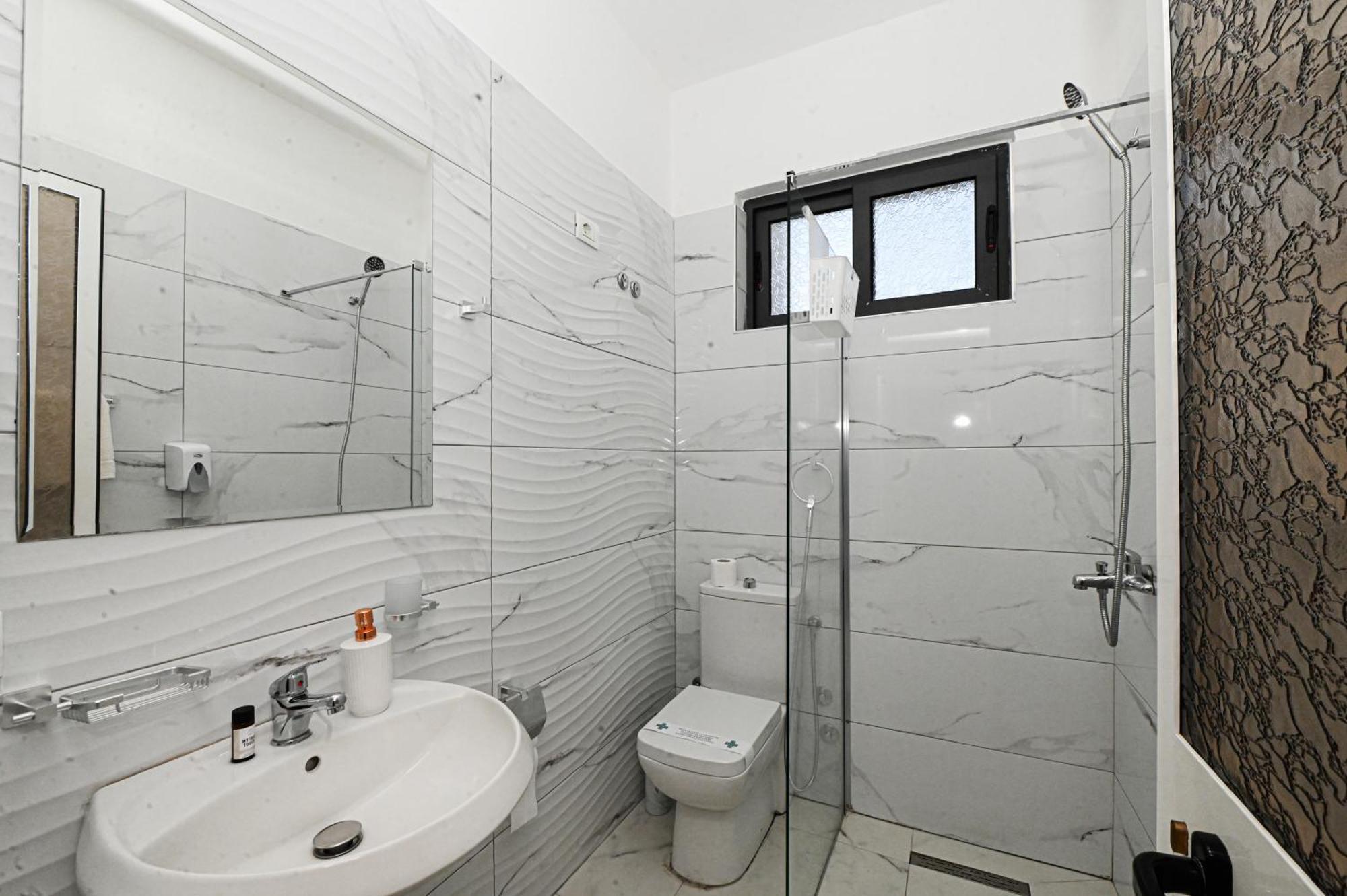 Hotel Fama Škalngur Kültér fotó