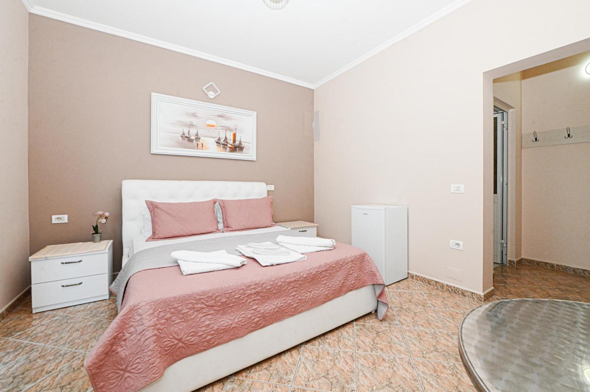 Hotel Fama Škalngur Kültér fotó