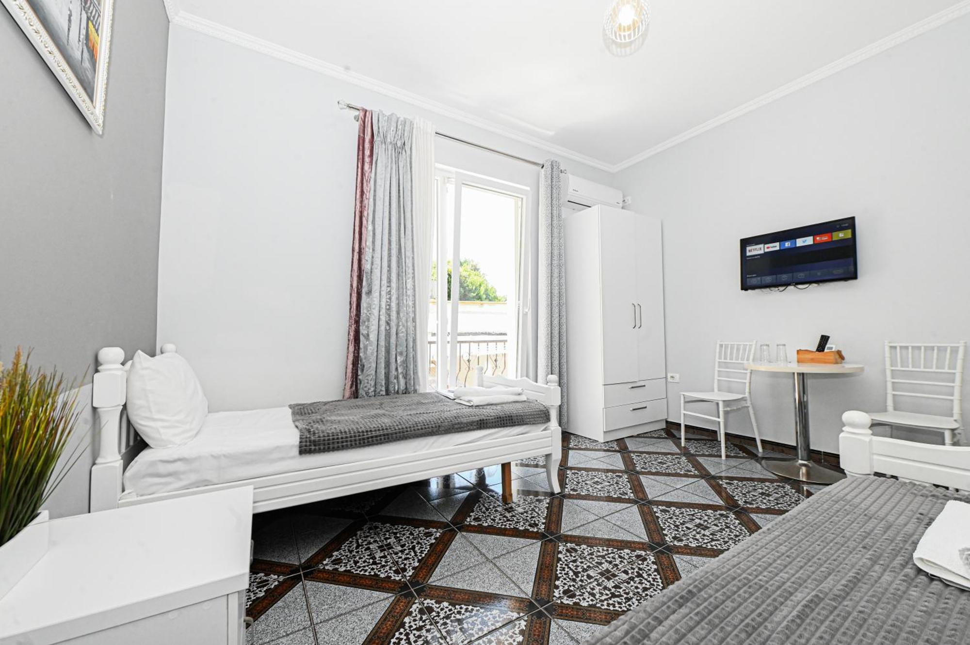 Hotel Fama Škalngur Kültér fotó