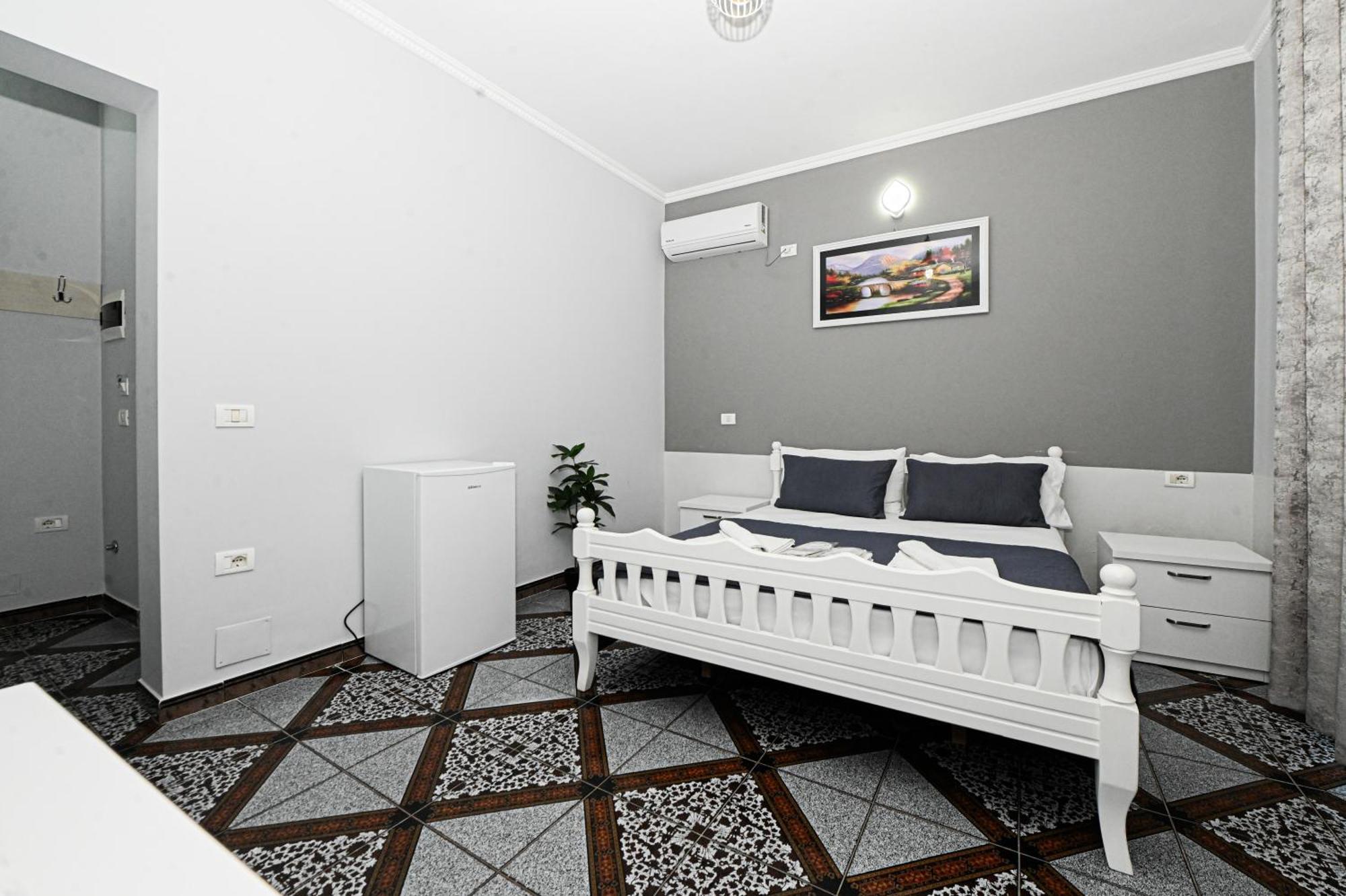 Hotel Fama Škalngur Kültér fotó