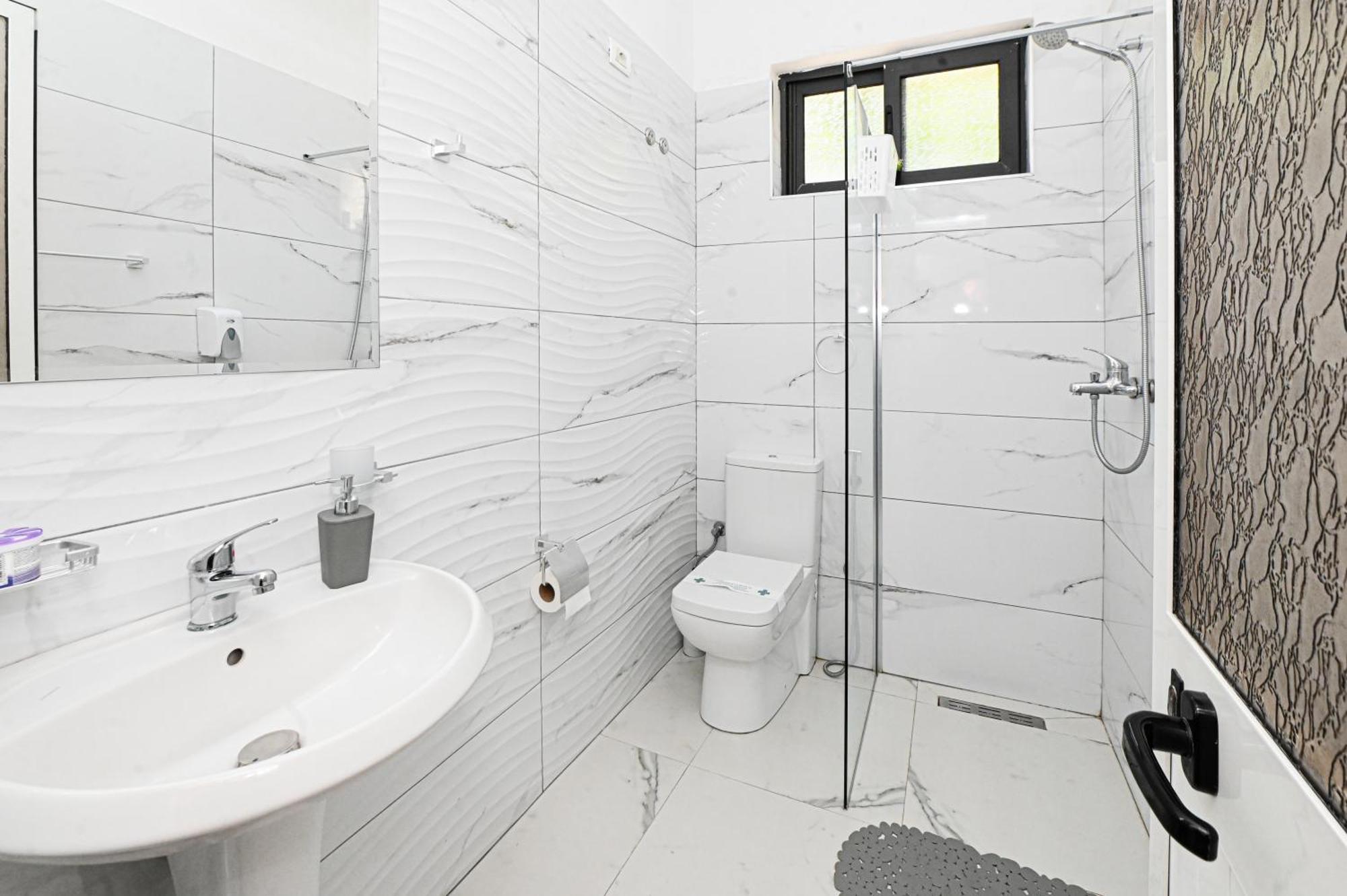 Hotel Fama Škalngur Kültér fotó
