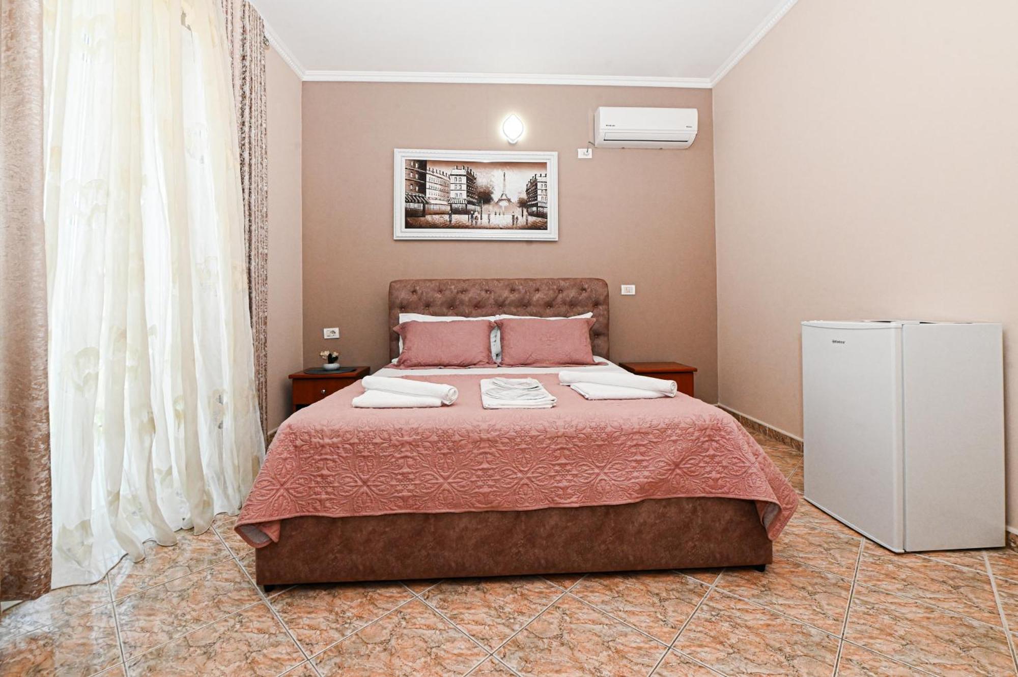 Hotel Fama Škalngur Kültér fotó