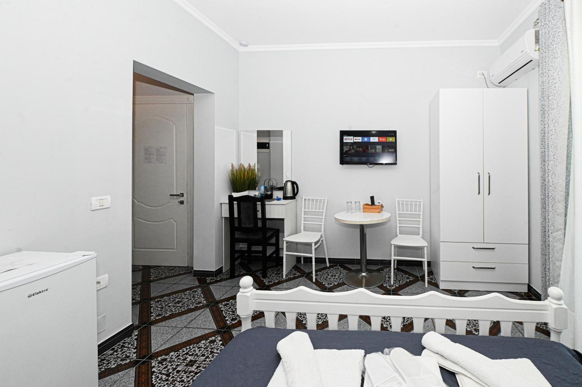 Hotel Fama Škalngur Kültér fotó