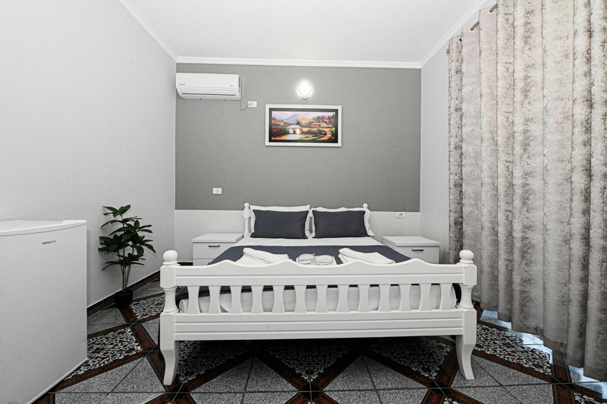 Hotel Fama Škalngur Kültér fotó