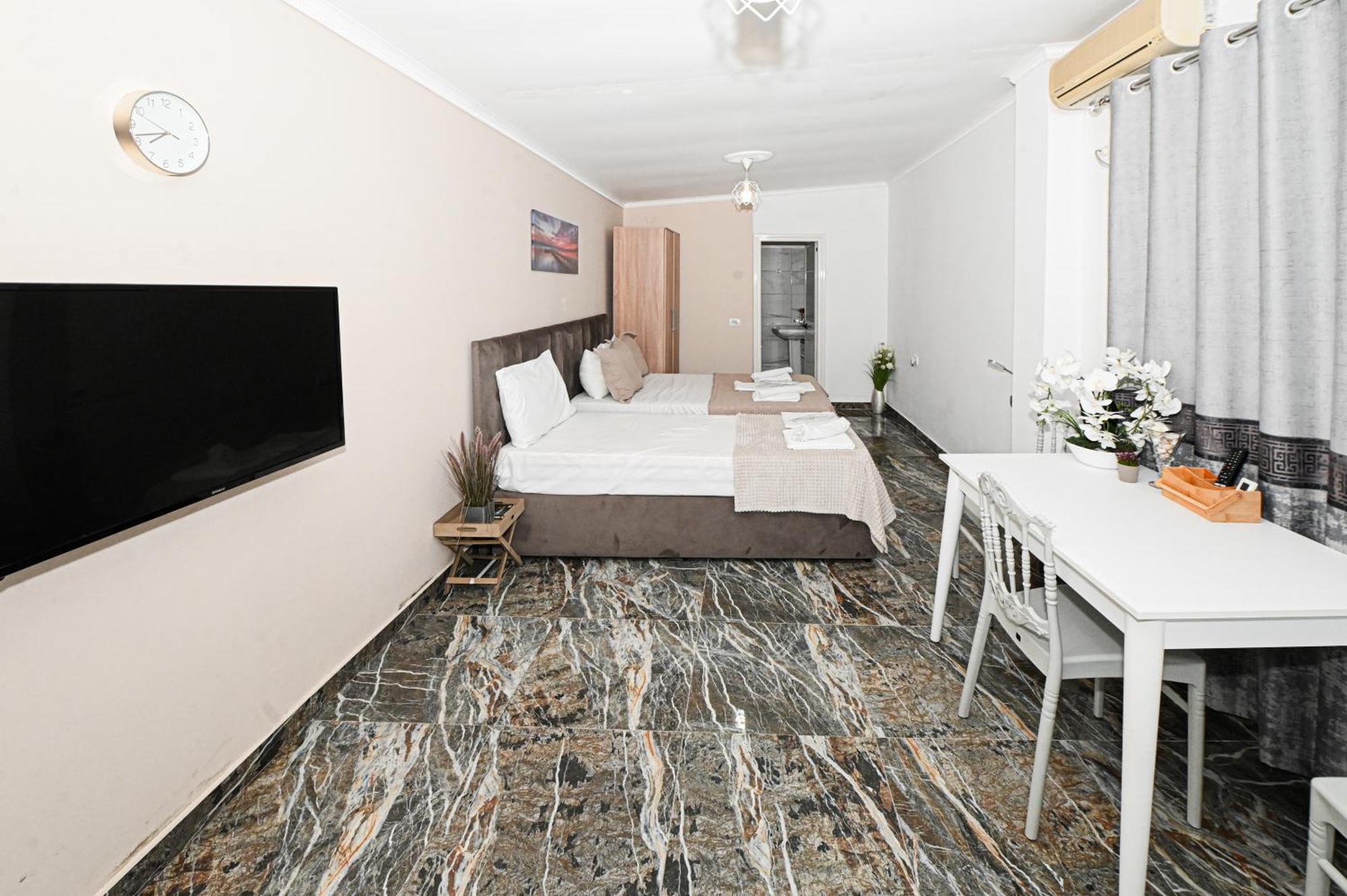 Hotel Fama Škalngur Kültér fotó