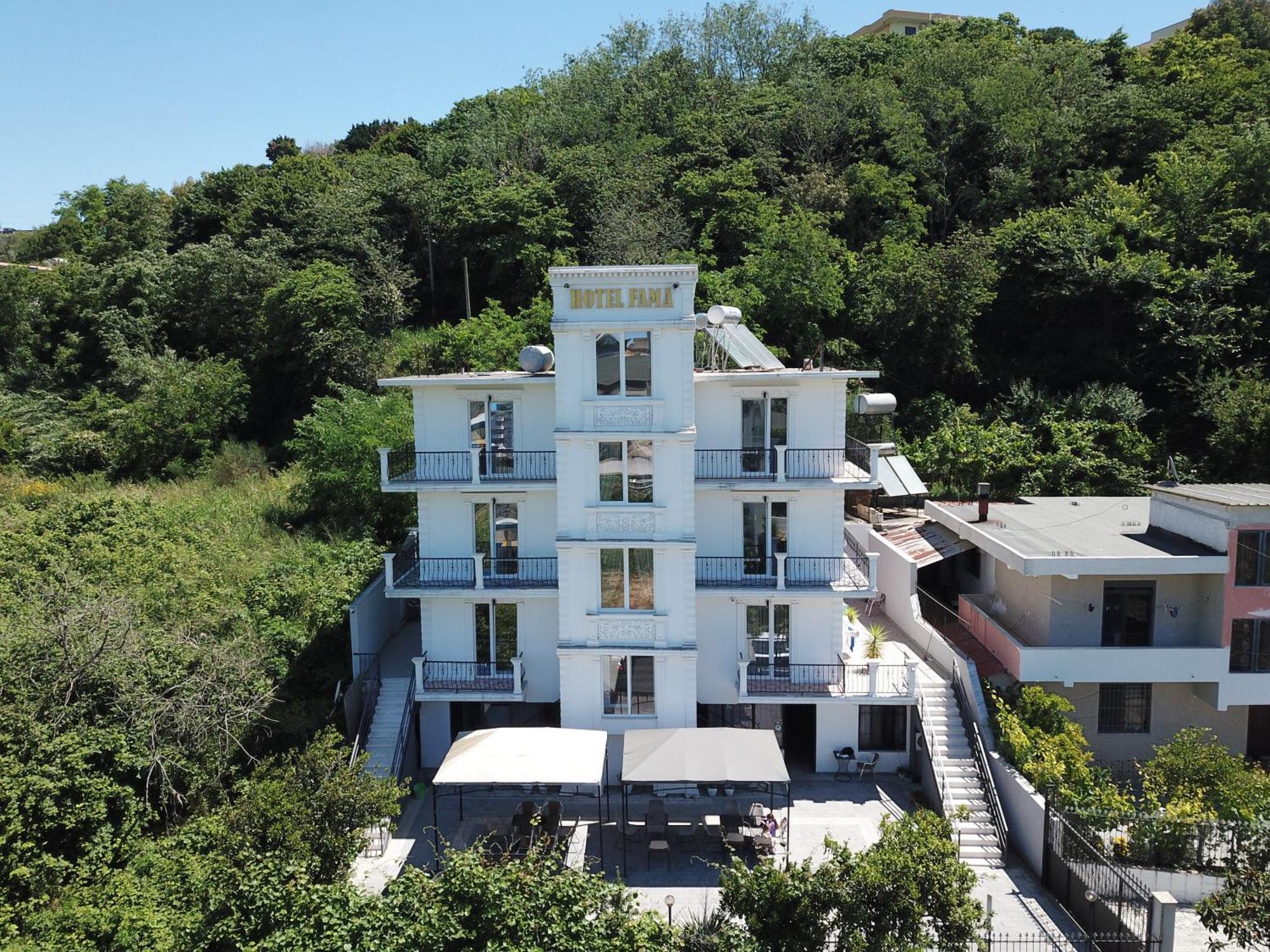 Hotel Fama Škalngur Kültér fotó